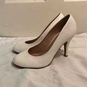 White Kelly & Katie heels! Worn once!